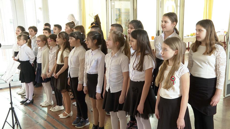Jubileumi ünnepség a Petőfi-iskolában Jubileumi ünnepség a Petőfi-iskolában